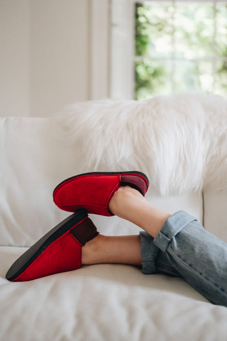 Luxury women’s sheepskin red slippers with premium Merino.