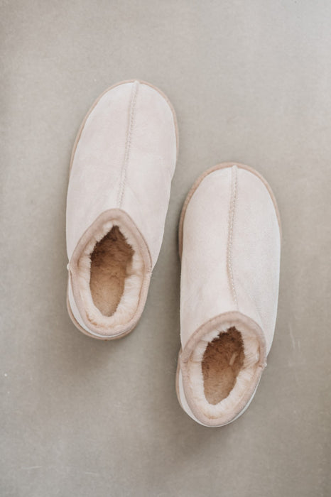 Westmorland Sheepskins women’s sheepskin slippers with soft wool lining for luxurious comfort