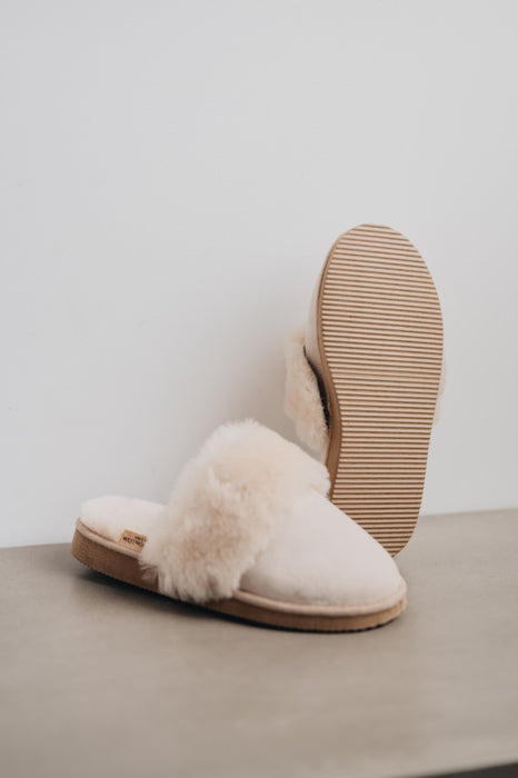 Womens Sheepskin Slipper made of Soft merino for perfect fit and warmth