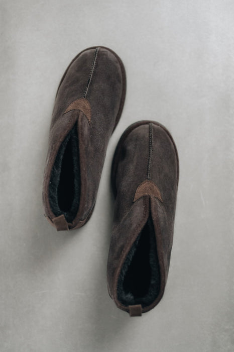 Mens brown sheepskin slipper boot with front seam detail