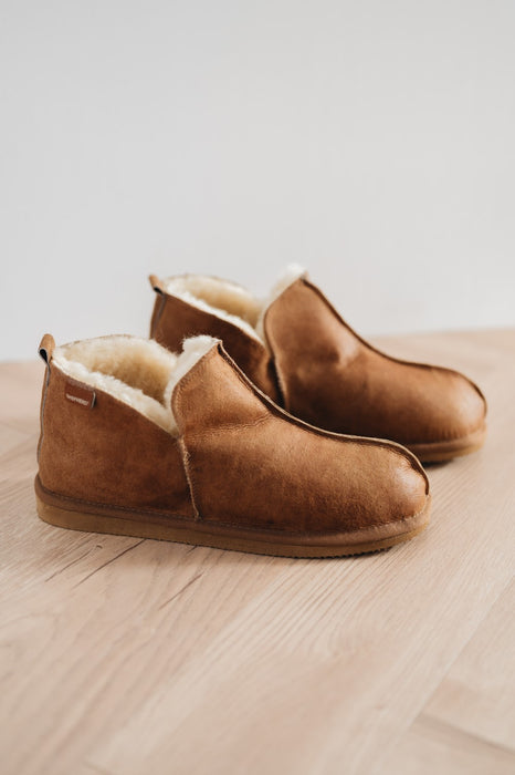 Warm Sheepskin slipper for men from Shepherd of Sweden Anton