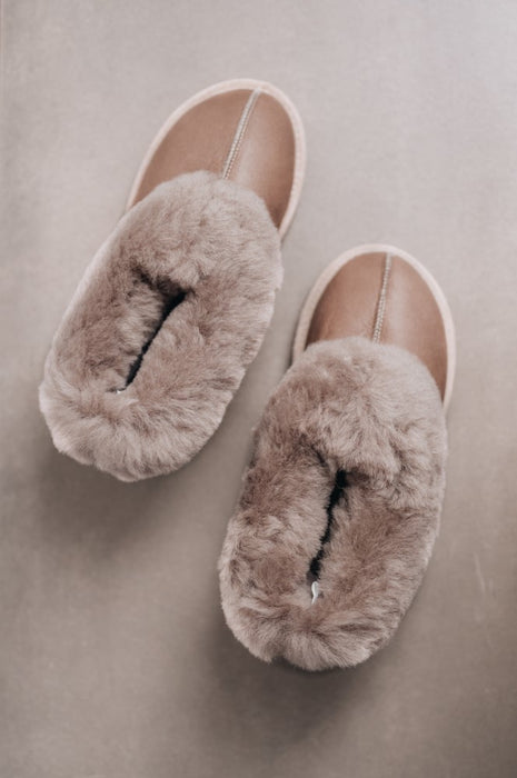 Sheepskin Slipper for Women Boot Ruby in Walnut