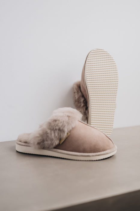 low-cut slip on soft sheepskin.